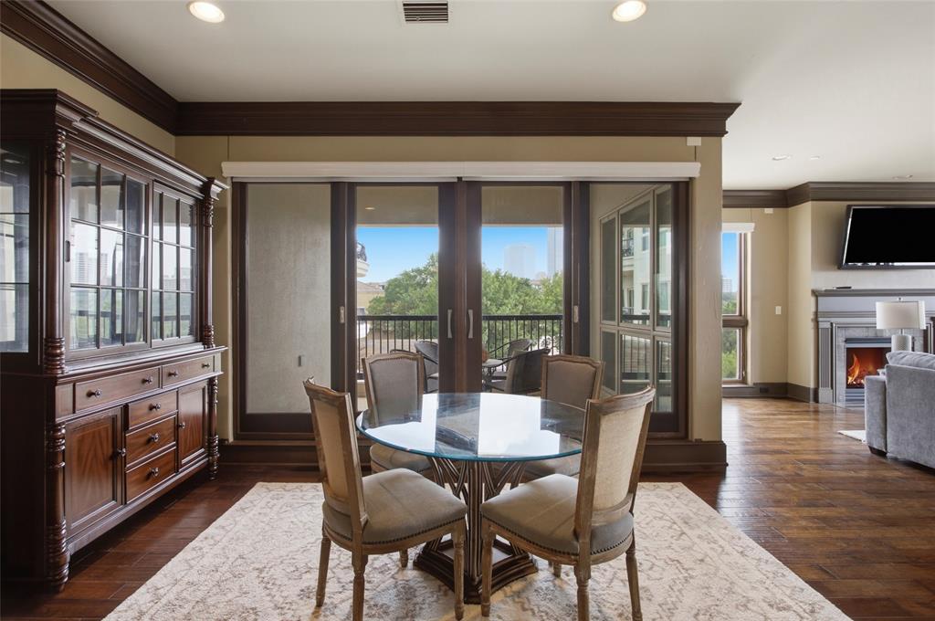 Villa de Leon Condo - Residential