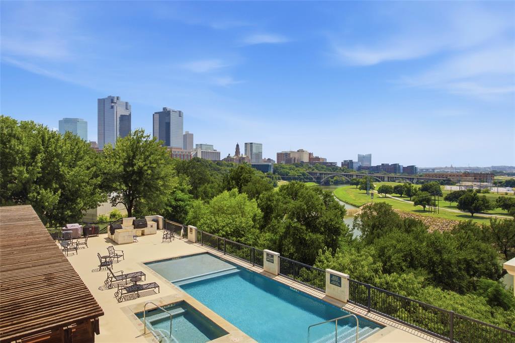 Villa de Leon Condo - Residential