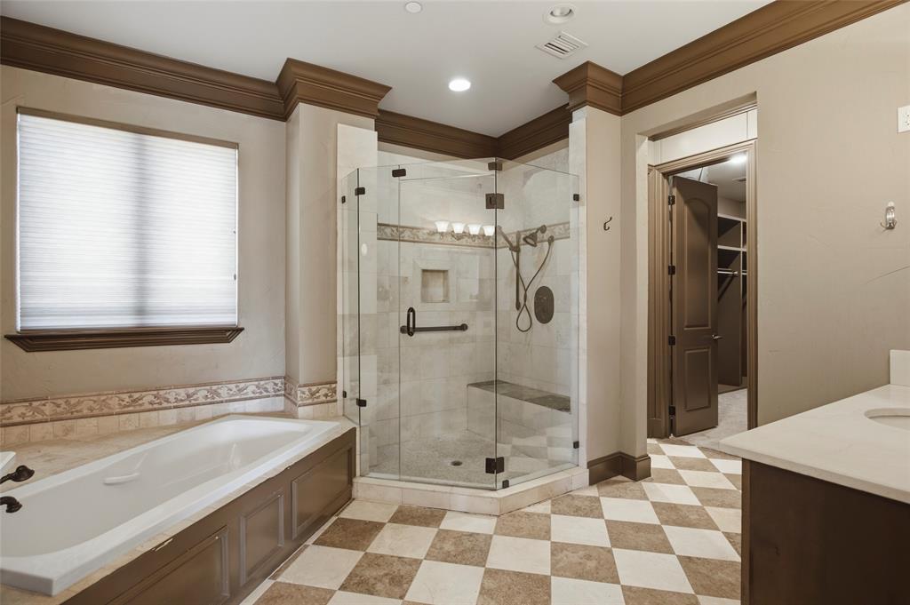 Villa de Leon Condo - Residential