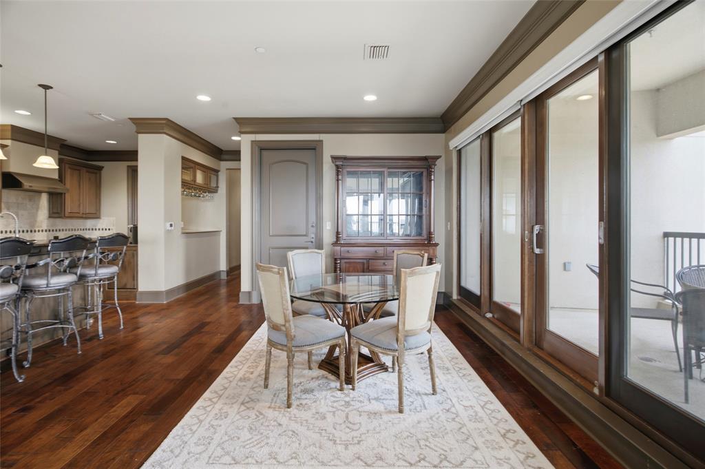 Villa de Leon Condo - Residential