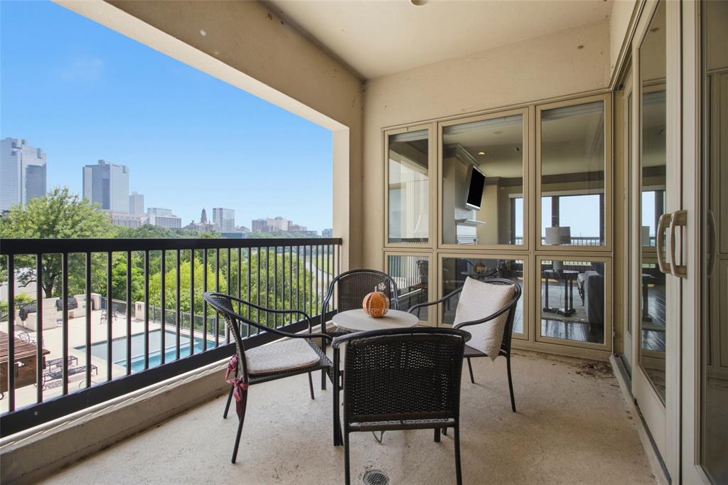 Villa de Leon Condo - Residential