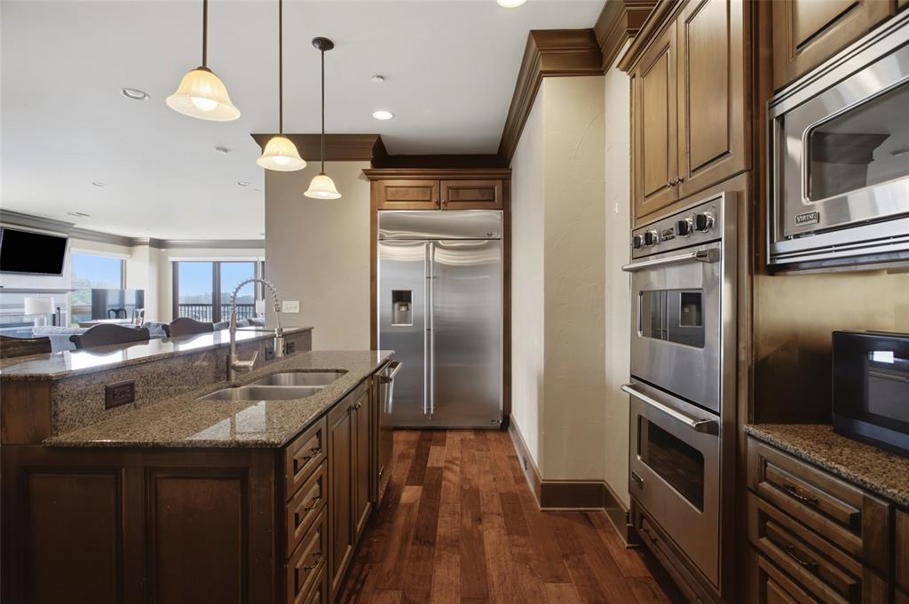 Villa de Leon Condo - Residential