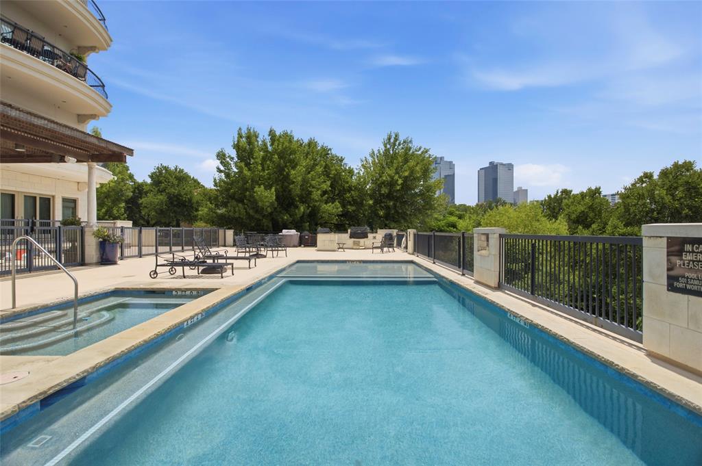 Villa de Leon Condo - Residential