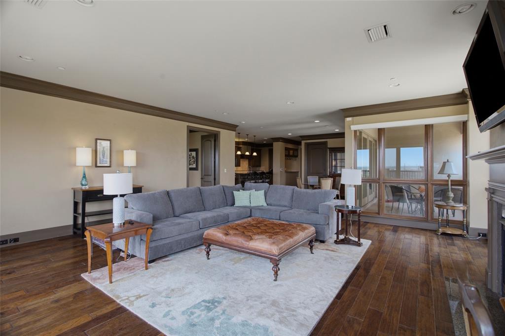Villa de Leon Condo - Residential