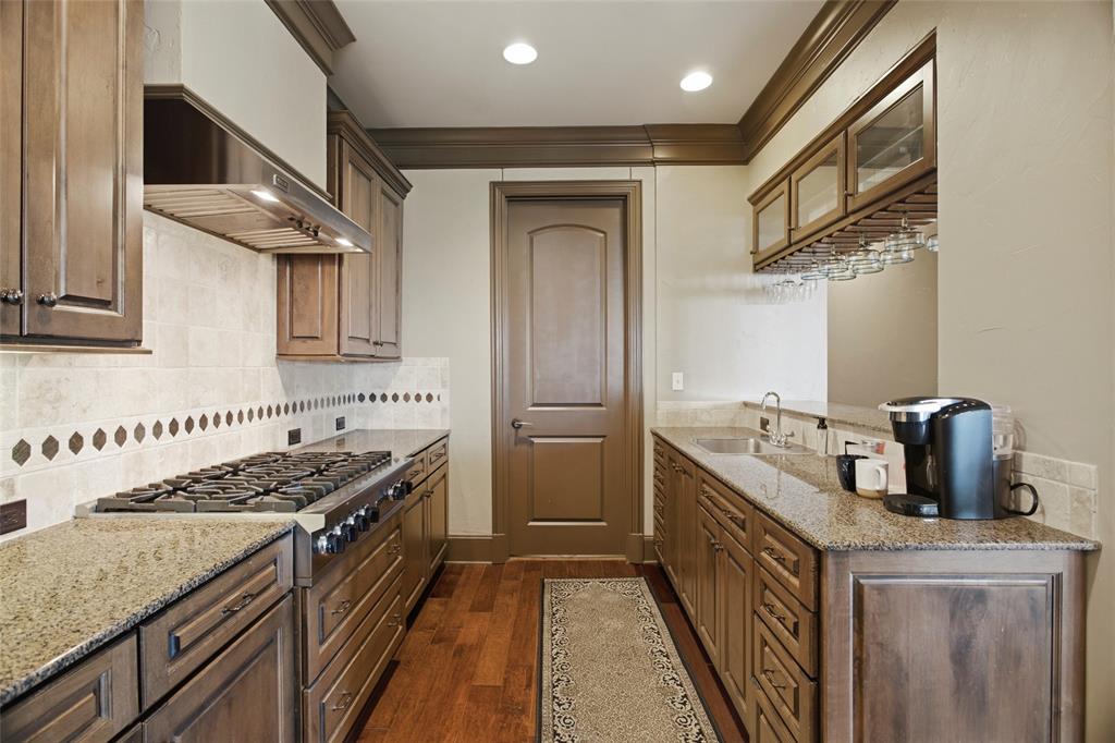 Villa de Leon Condo - Residential