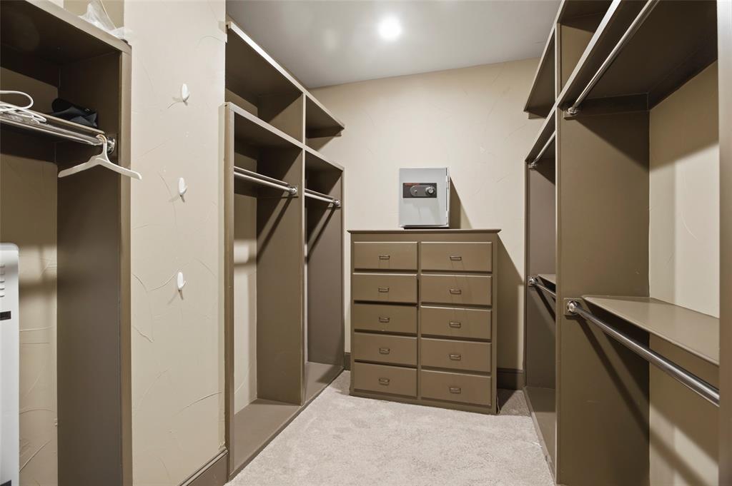 Villa de Leon Condo - Residential