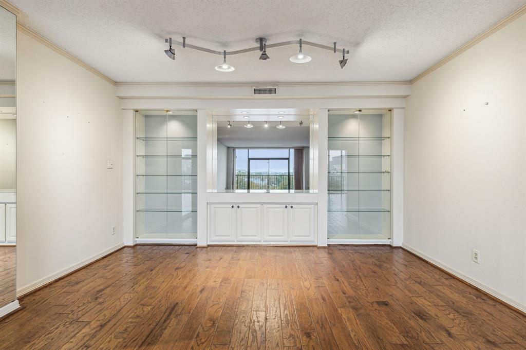 BONAVENTURE CONDOS - Residential