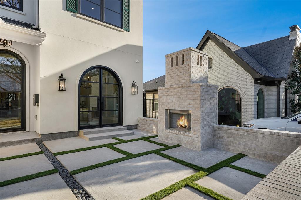 Henderson Ave - Residential