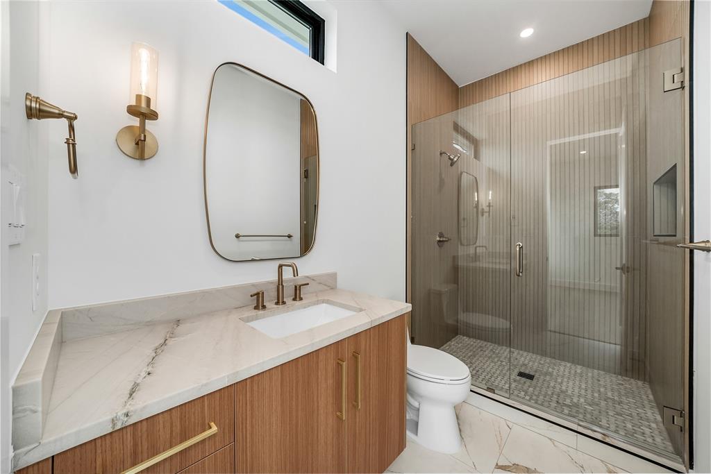 Henderson Ave - Residential
