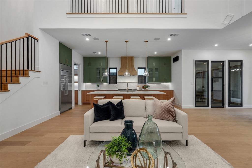 Henderson Ave - Residential