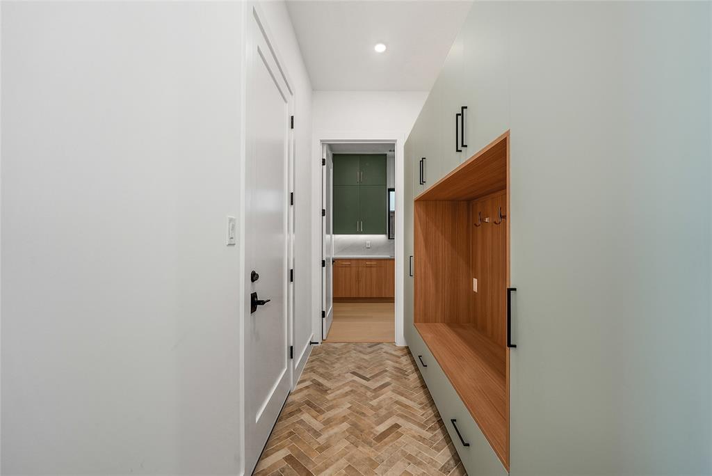 Henderson Ave - Residential
