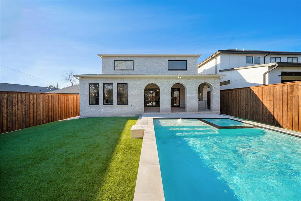 Henderson Ave - Residential