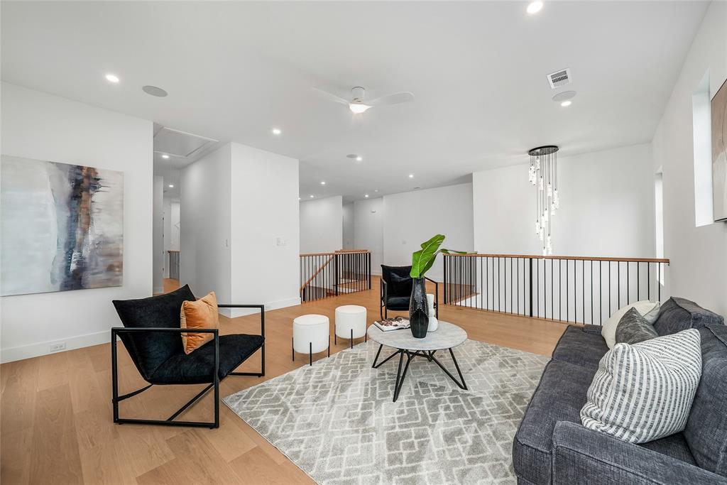 Henderson Ave - Residential