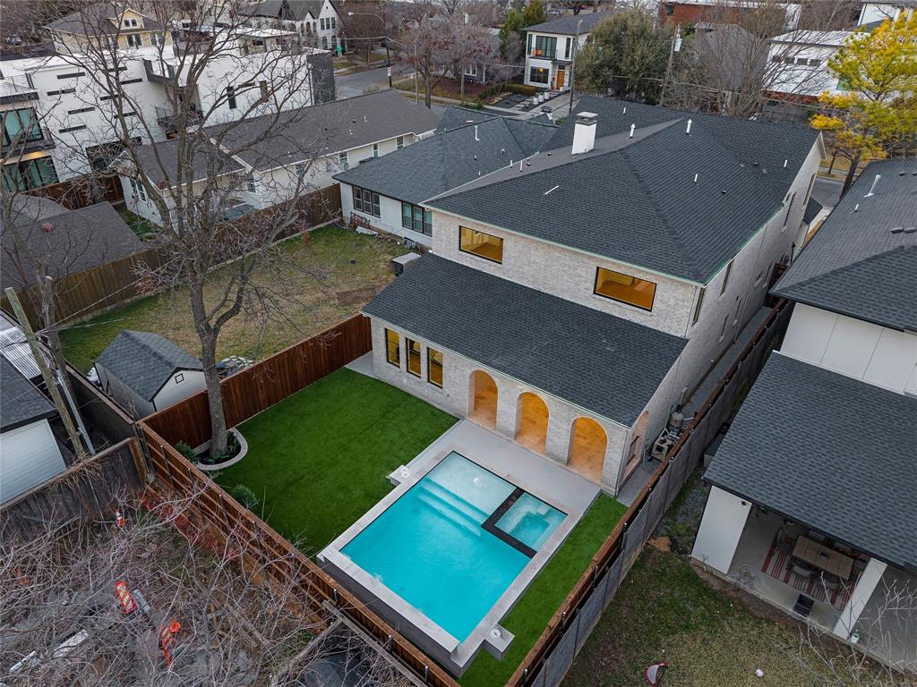 Henderson Ave - Residential