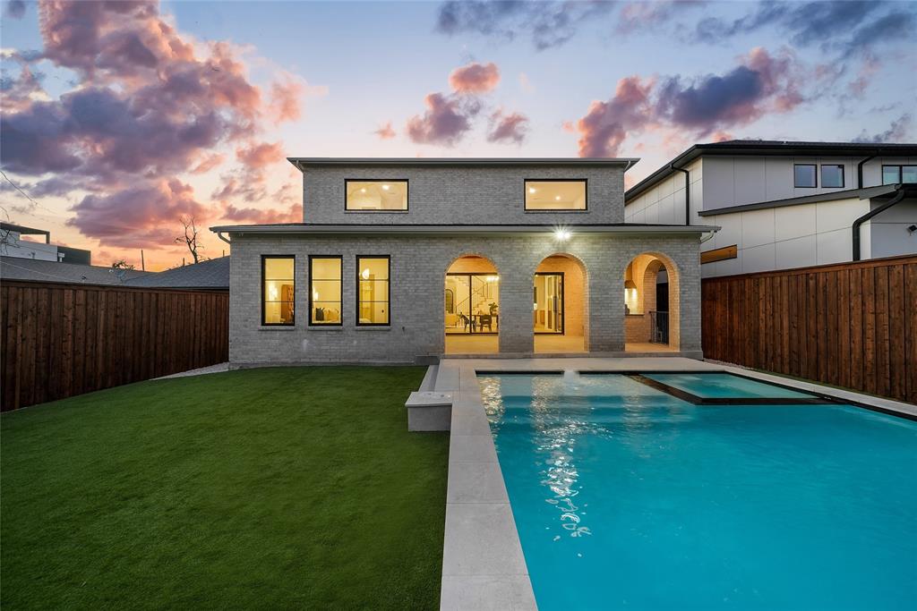 Henderson Ave - Residential