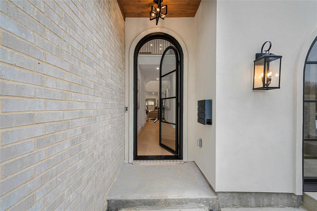 Henderson Ave - Residential
