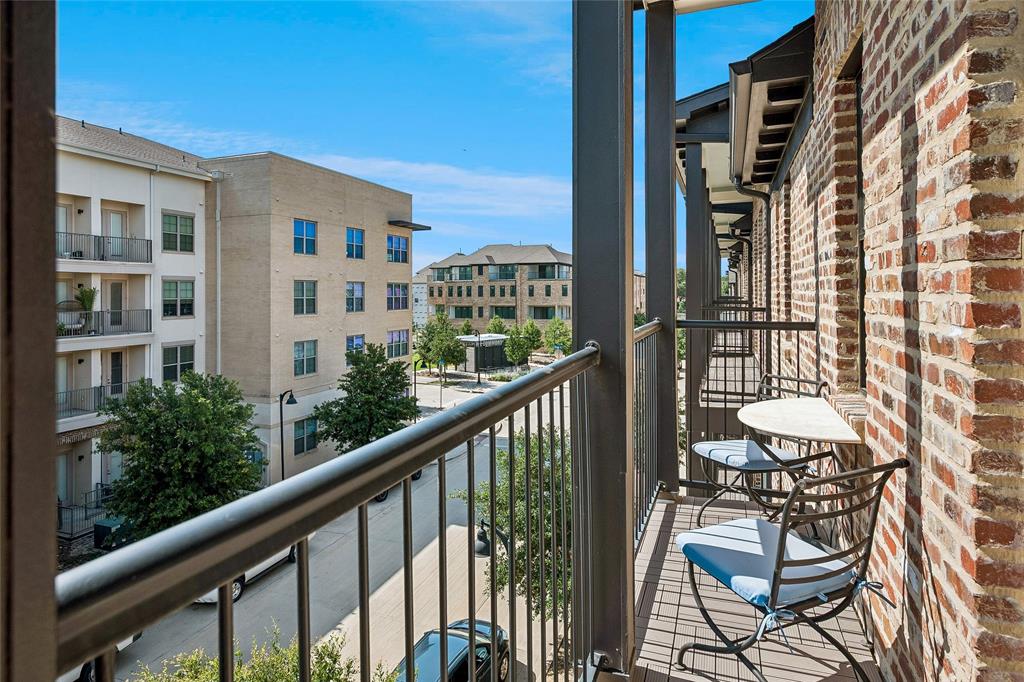 Addison Grove - Residential