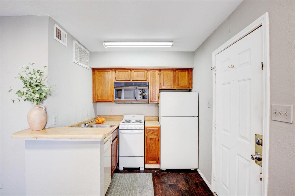 Richland Trace Condos - Residential