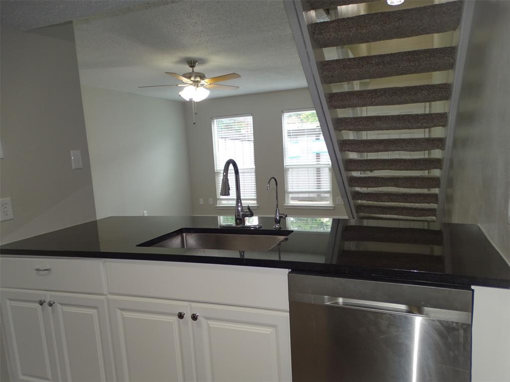 Condo Country Creek - Residential