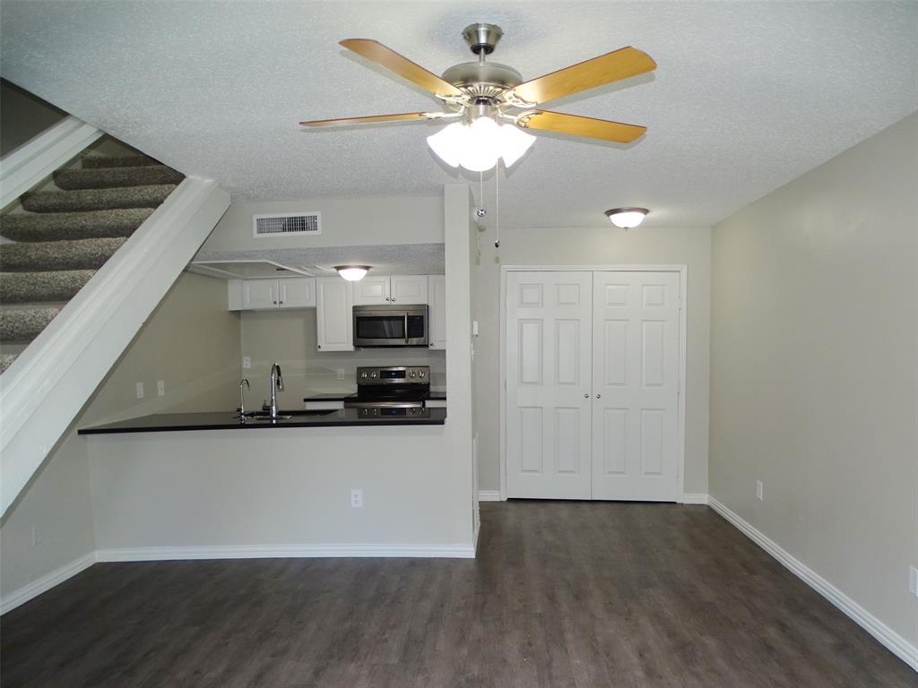 Condo Country Creek - Residential