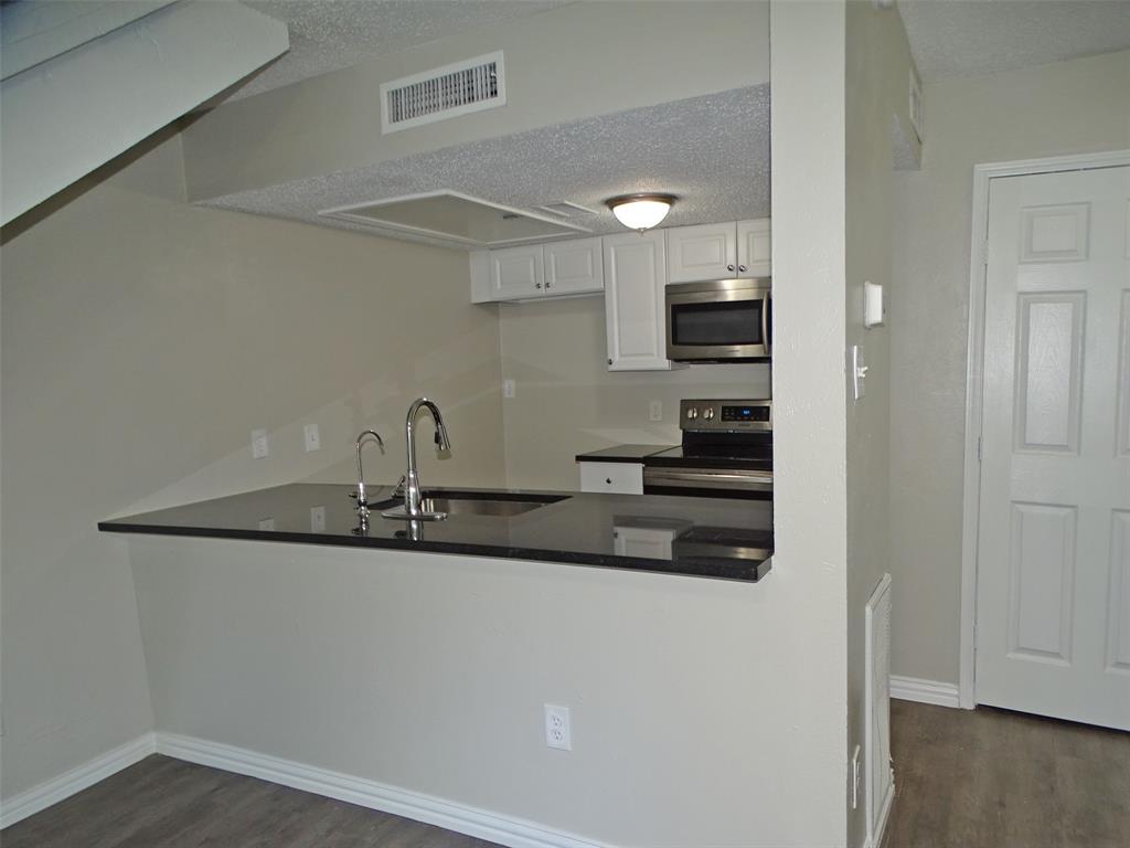 Condo Country Creek - Residential