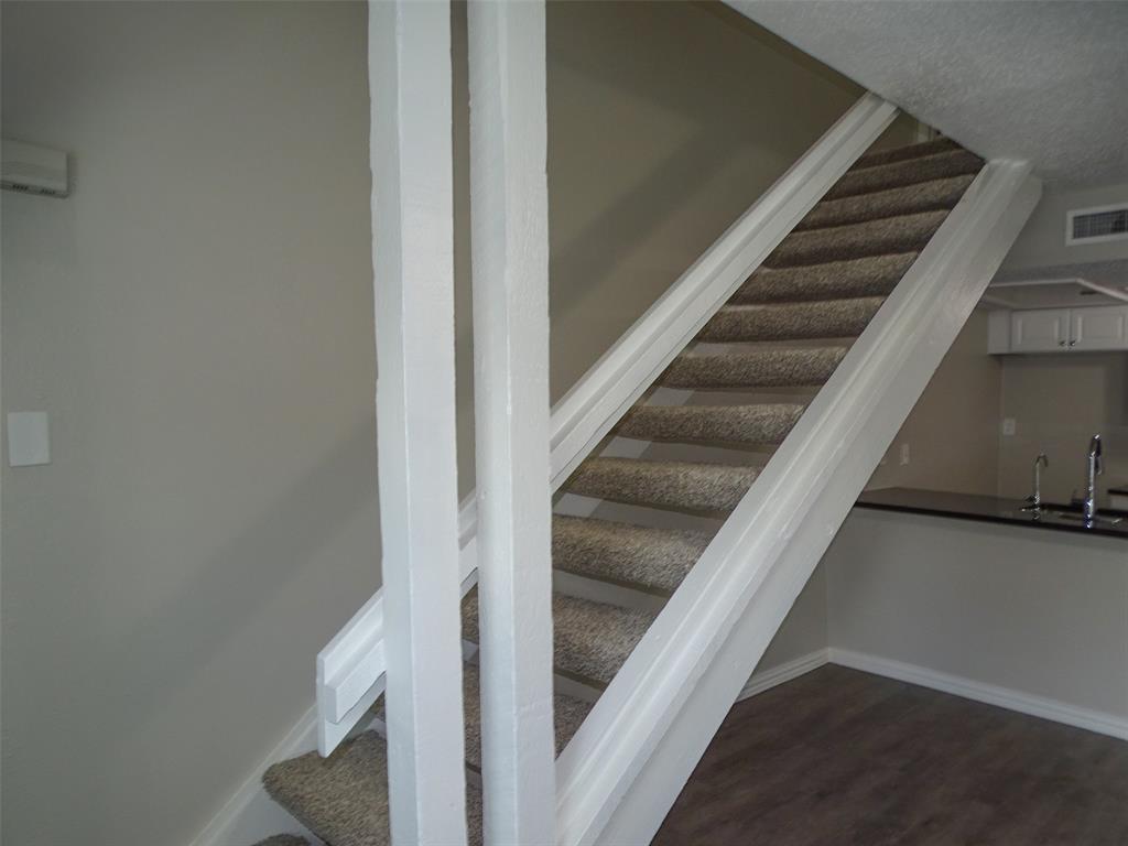 Condo Country Creek - Residential