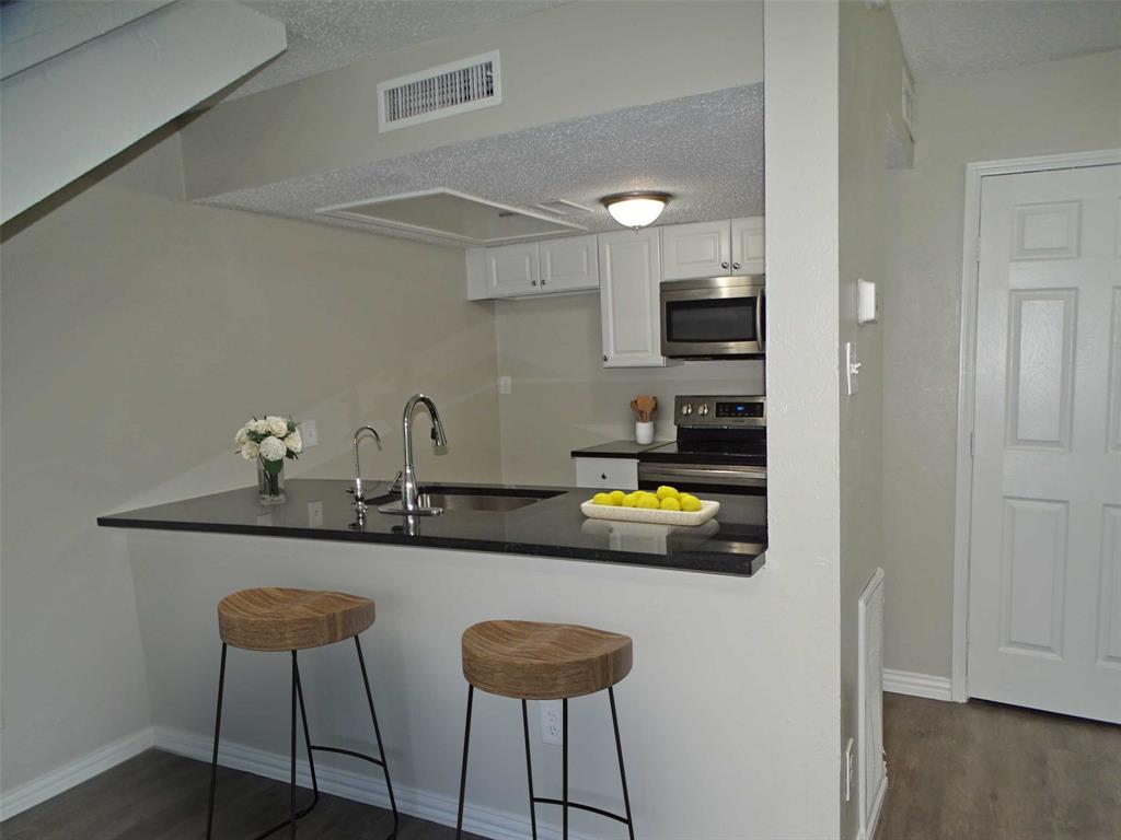 Condo Country Creek - Residential