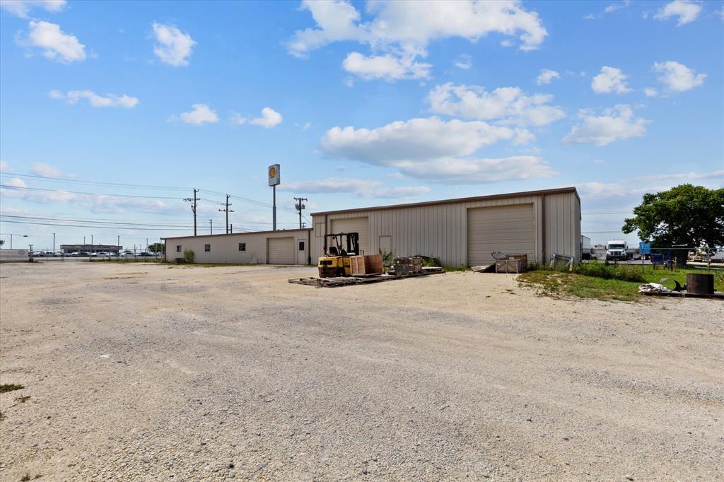 A MC BRAYER - Commercial Sale