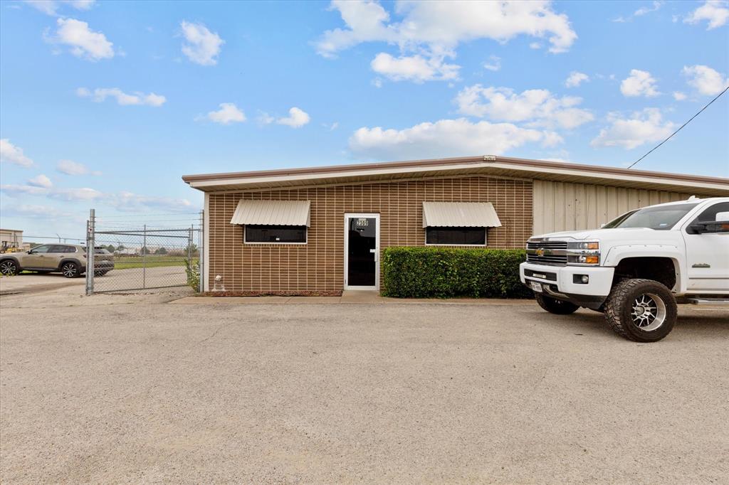 A MC BRAYER - Commercial Sale