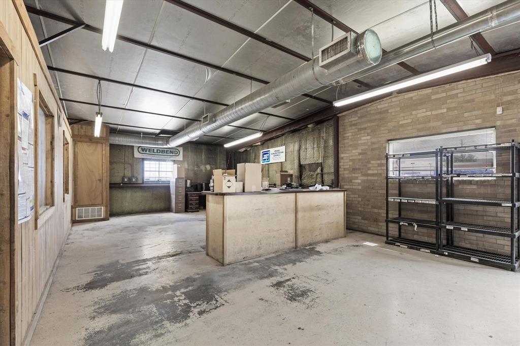 A MC BRAYER - Commercial Sale