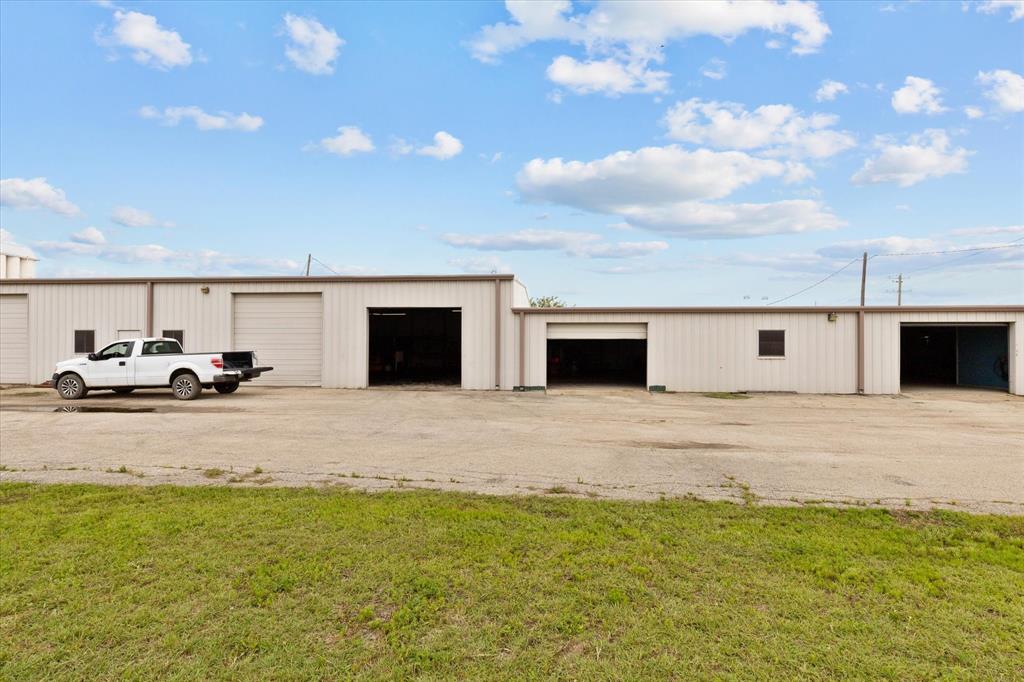 A MC BRAYER - Commercial Sale