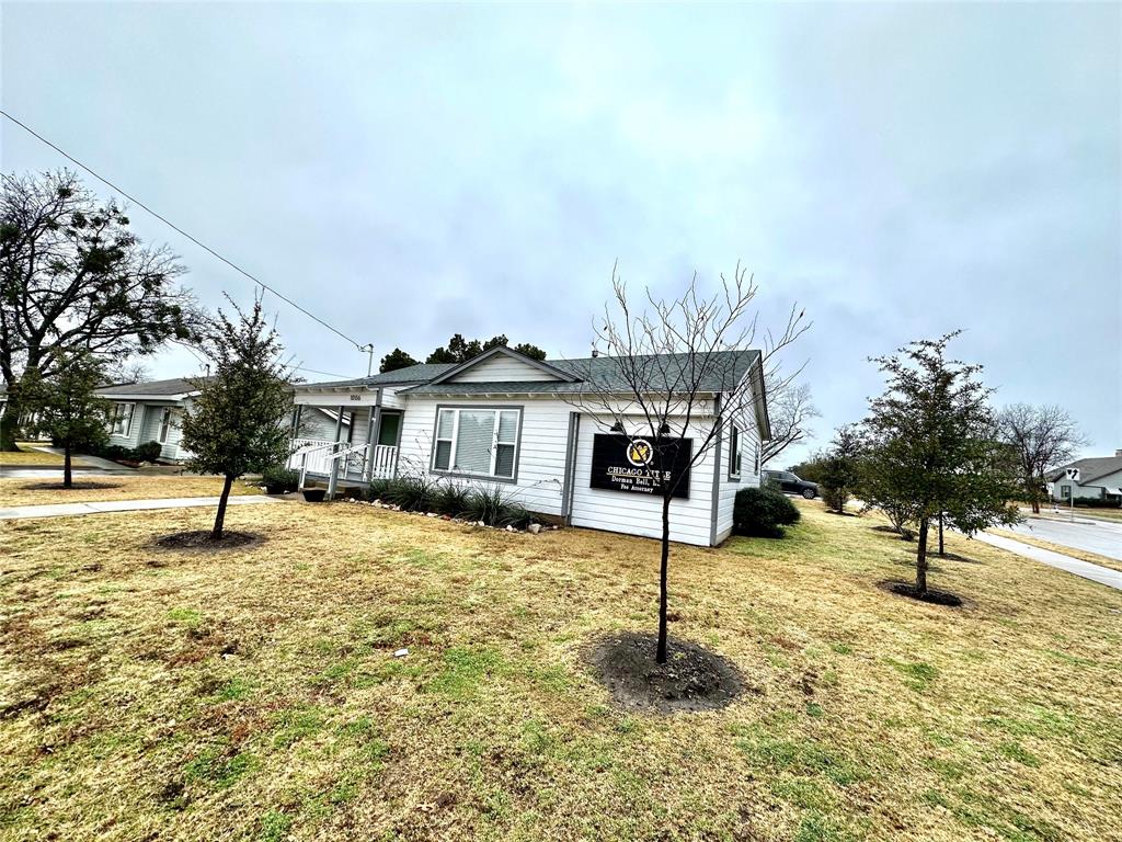 Prime Location in Rockwall.  Fully renovated quaint office space.  Two standard private offices, One large private office, common area, conference room, full kitchen, and half bathroom.  Entrance off of Ridge Rd. and Summit Ridge.  Parking spaces located directly behind building.  Additional pictures coming soon.