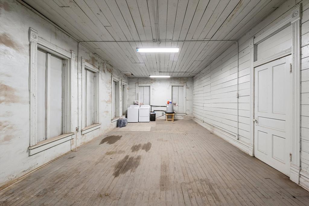 Corsicana - Commercial Sale