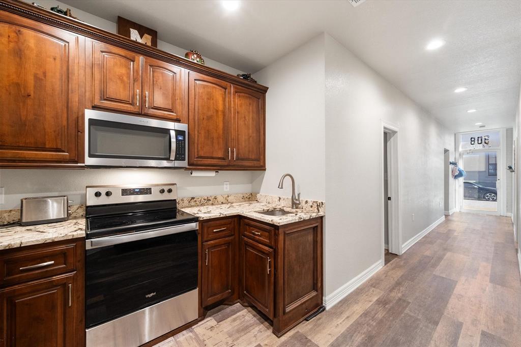 Corsicana - Commercial Sale
