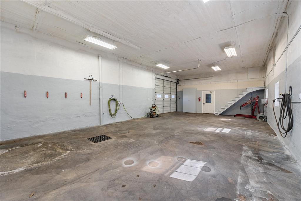 Corsicana - Commercial Sale
