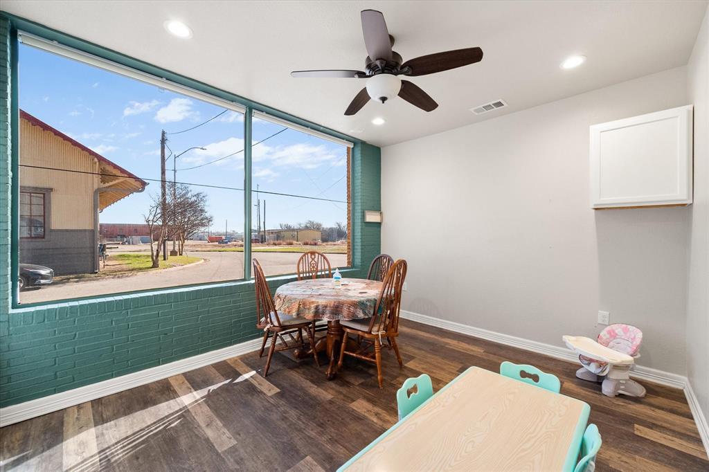 Corsicana - Commercial Sale