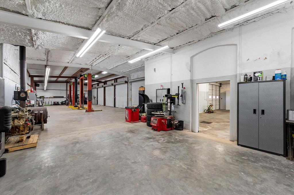 Corsicana - Commercial Sale