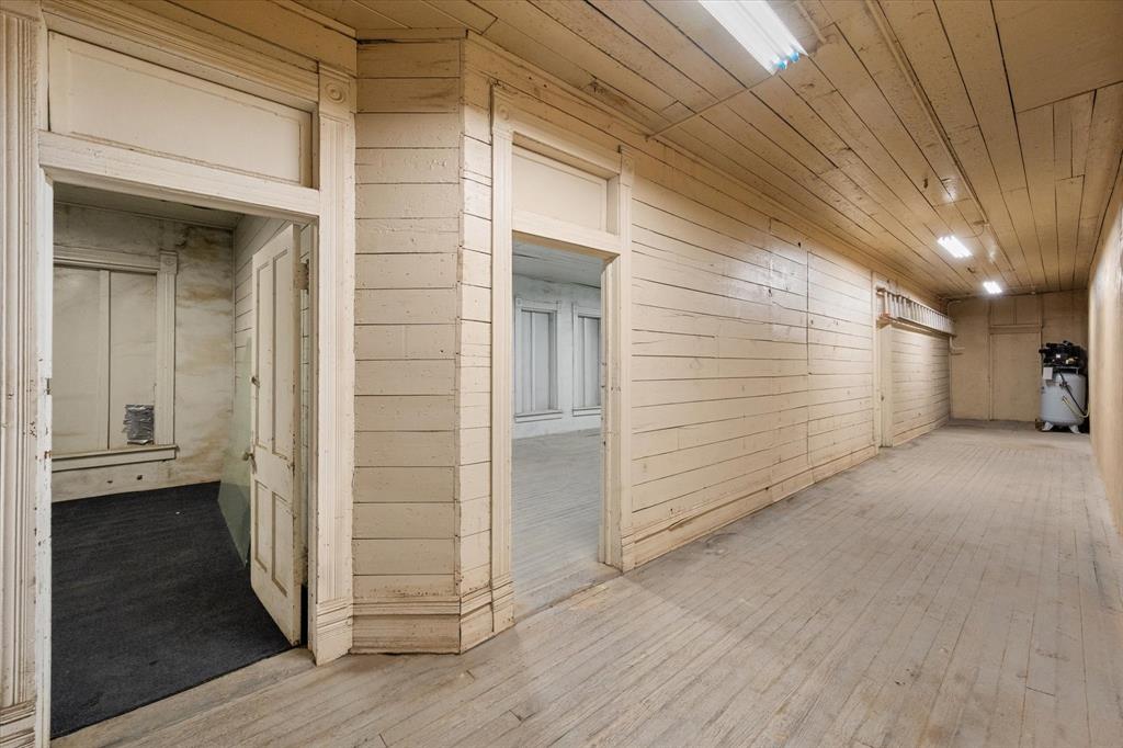 Corsicana - Commercial Sale