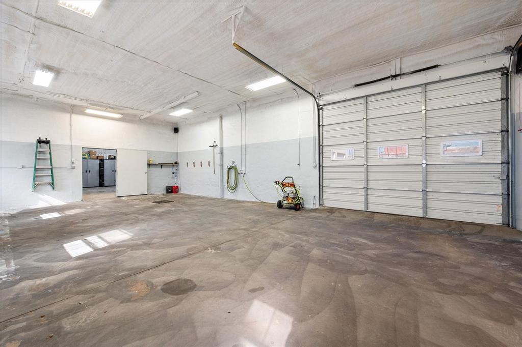 Corsicana - Commercial Sale