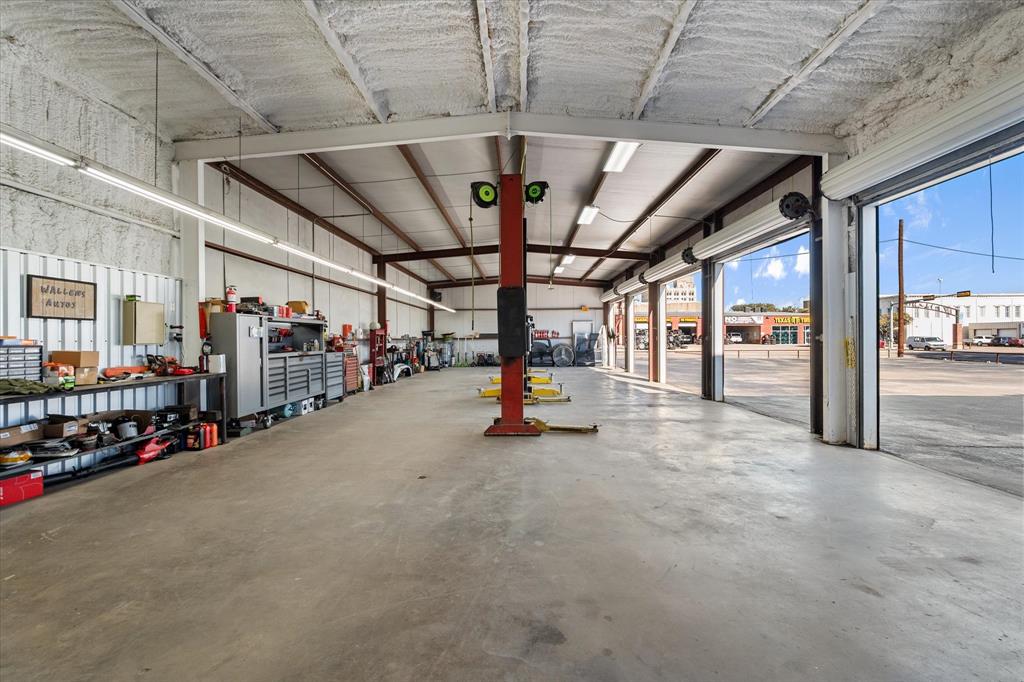 Corsicana - Commercial Sale
