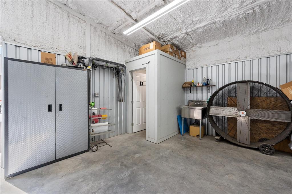 Corsicana - Commercial Sale