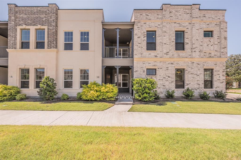 Welcome to The Brentwood at The Parkland, where modern luxury meets low-maintenance living in Fort Worth’s desirable River District. This thoughtfully designed two-story condominium offers 3 bedrooms, 2.5 baths, 10-foot ceilings, hardwood flooring, designer finishes, and an open floor plan filled with natural light. The kitchen is designed for both everyday living and entertaining, featuring a large island, gas cooktop, double ovens, stainless steel appliances, and a walk-in pantry. Upstairs, you’ll find a spacious primary suite with a spa-like bath and generous walk-in closet, along with two secondary bedrooms connected by a Jack-and-Jill bath and a flexible game room. Residents enjoy a lock-and-leave lifestyle with HOA-covered exterior maintenance, landscaping, water, sewer, exterior insurance, and common areas, all just minutes from Trinity Trails, dining, shopping, and downtown Fort Worth.