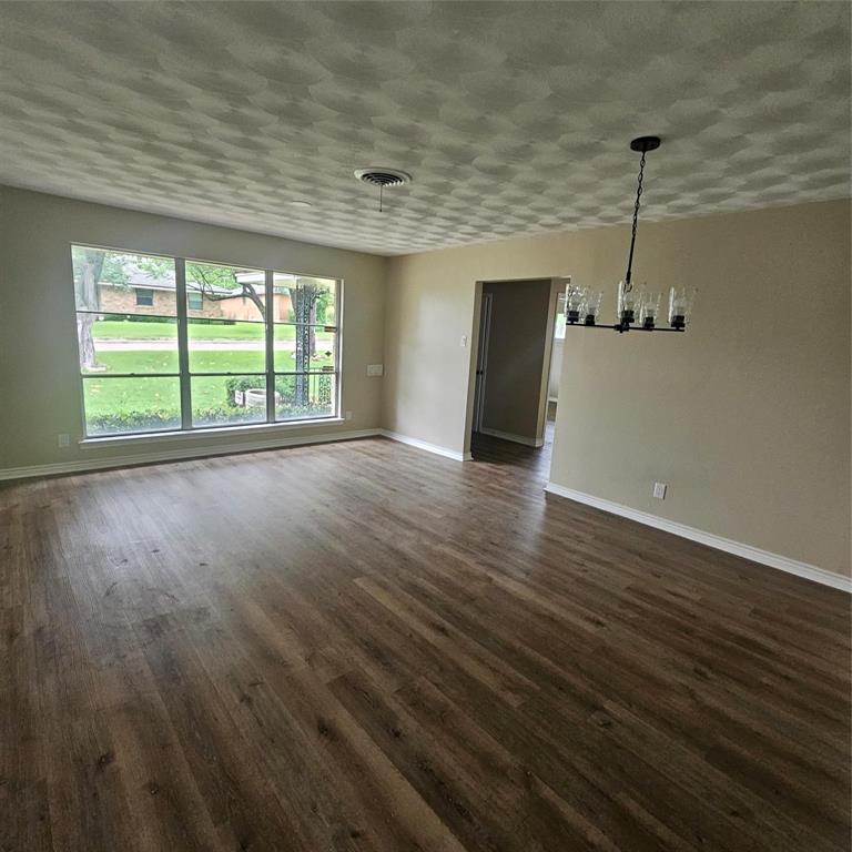 Edward - Residential