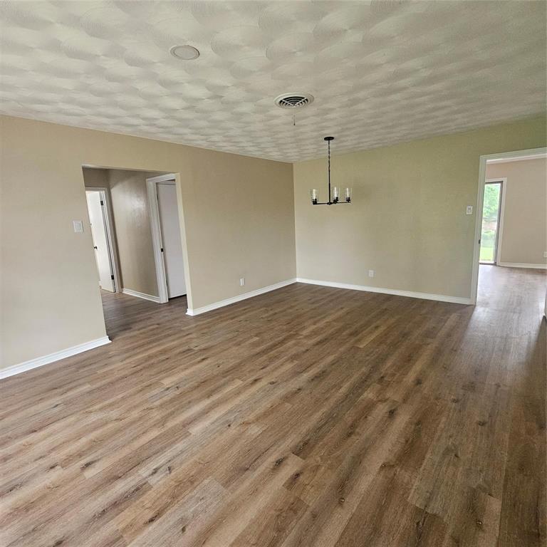 Edward - Residential