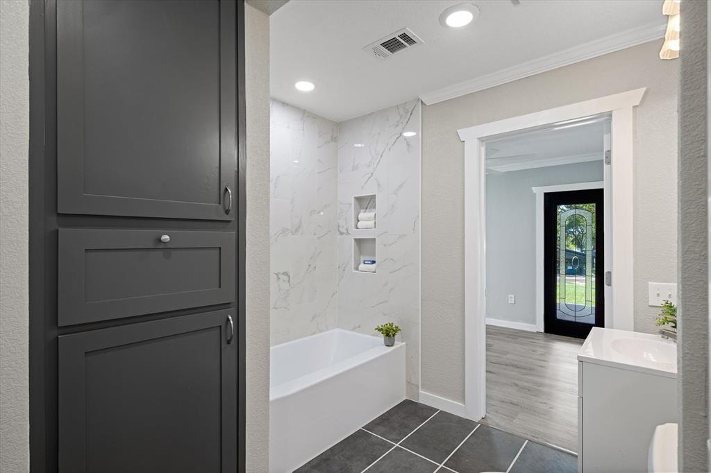 Whispering Oaks - Residential