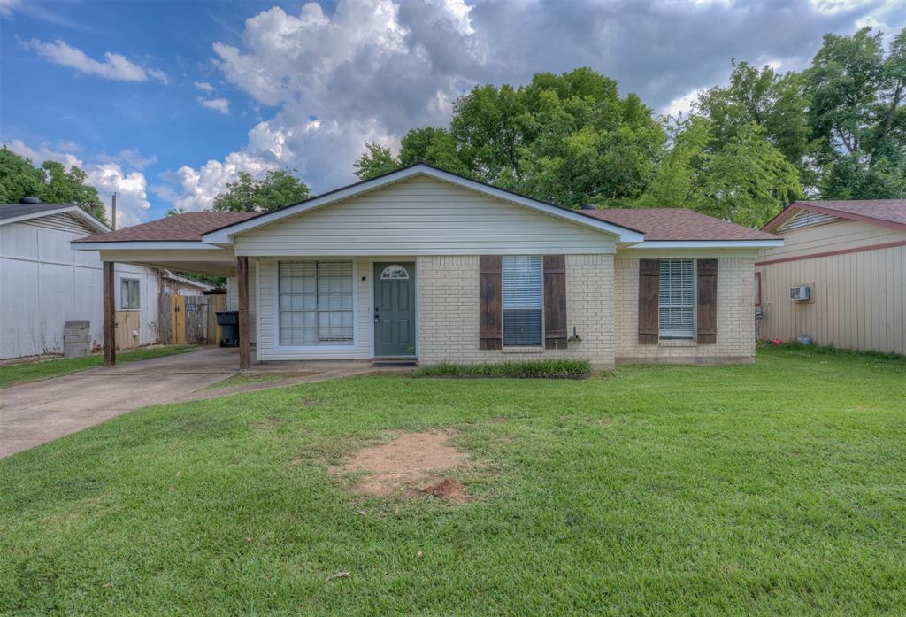 Well-maintained and move-in ready, this charming 3-bedroom, 1.5-bath home offers comfort, convenience, and functional living space in a great Bossier location. The primary bedroom includes its own private half bath for added convenience. Inside, you'll also find a dedicated laundry room and a practical layout that makes everyday living easy.

Step outside to enjoy the large covered rear patio—perfect for relaxing, entertaining, grilling, or enjoying outdoor space year-round.
Conveniently located with quick access to both Central and East Bossier, just minutes from I-220, North Bossier shopping, dining, and everyday amenities. Also ideally situated for an easy commute to Barksdale Air Force Base.

If you're looking for a clean, well-cared-for home in an established area with excellent accessibility, this one deserves a look.