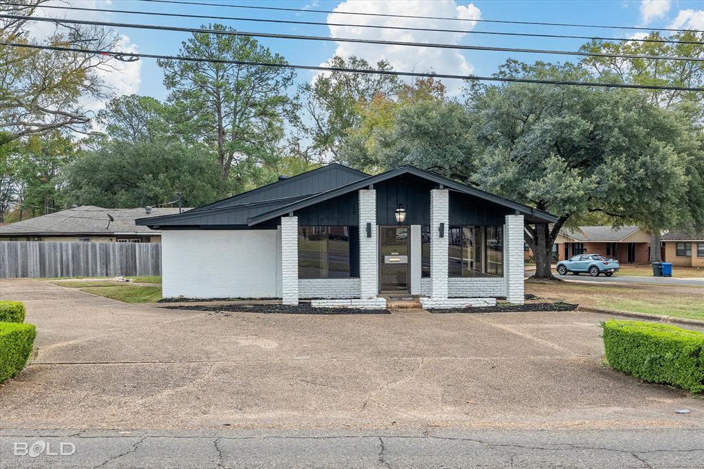 Yanceys Southern Hills Sub - Commercial Sale