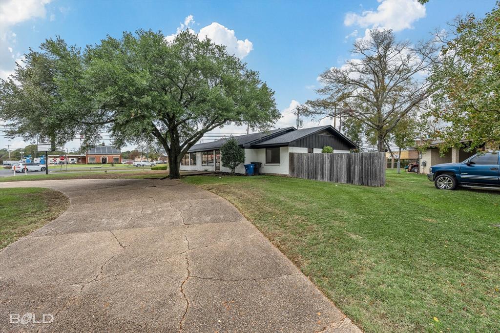 Yanceys Southern Hills Sub - Commercial Sale