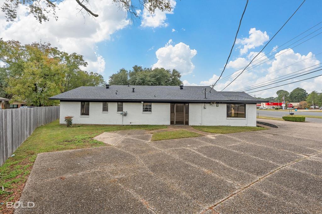 Yanceys Southern Hills Sub - Commercial Sale
