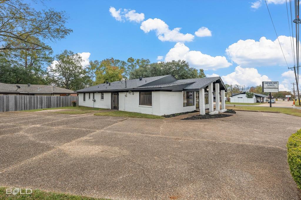 Yanceys Southern Hills Sub - Commercial Sale